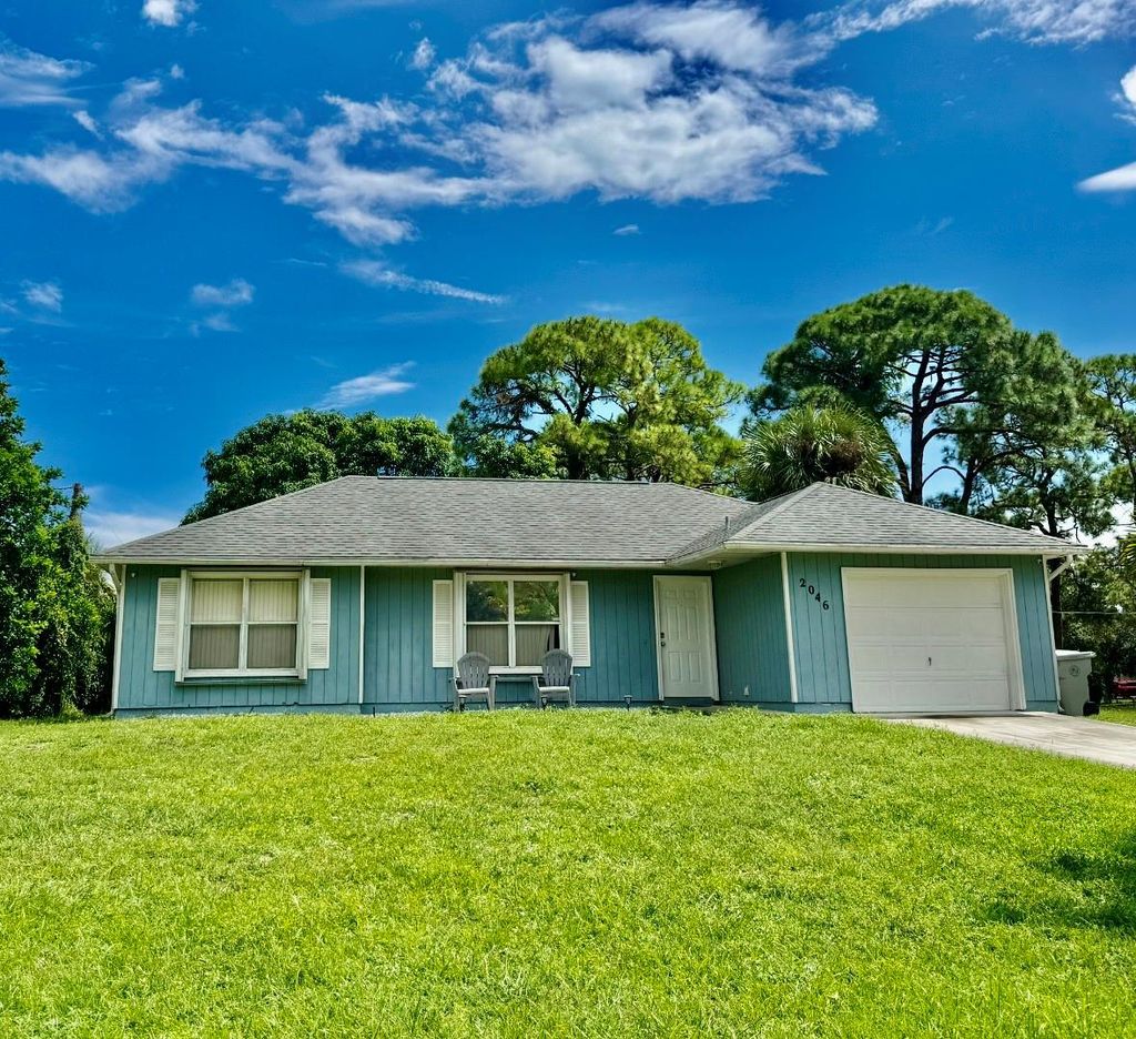 Photo of 2046 15th ave sw, Vero Beach, FL 32962 (MLS # F10527948)