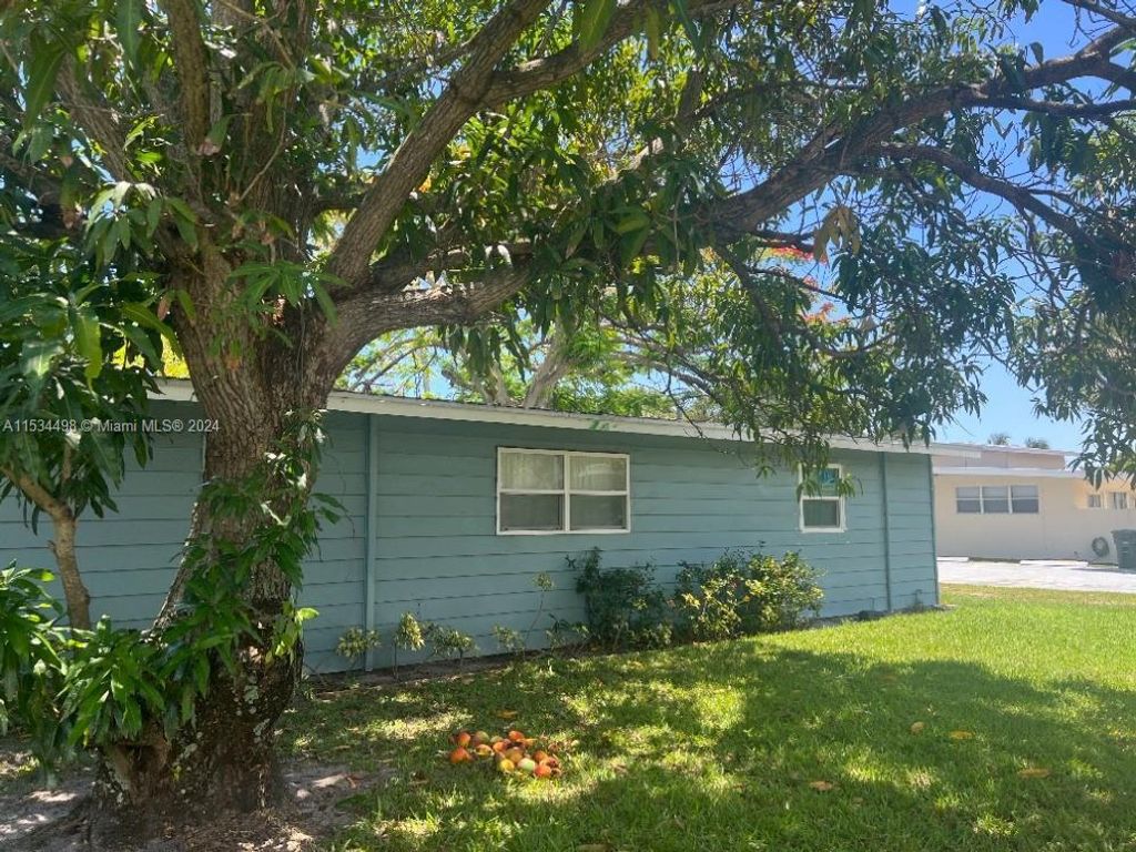 Photo of 754 Date Palm Drive #B-1, Lake Park, FL 33403 (MLS # R11138175)