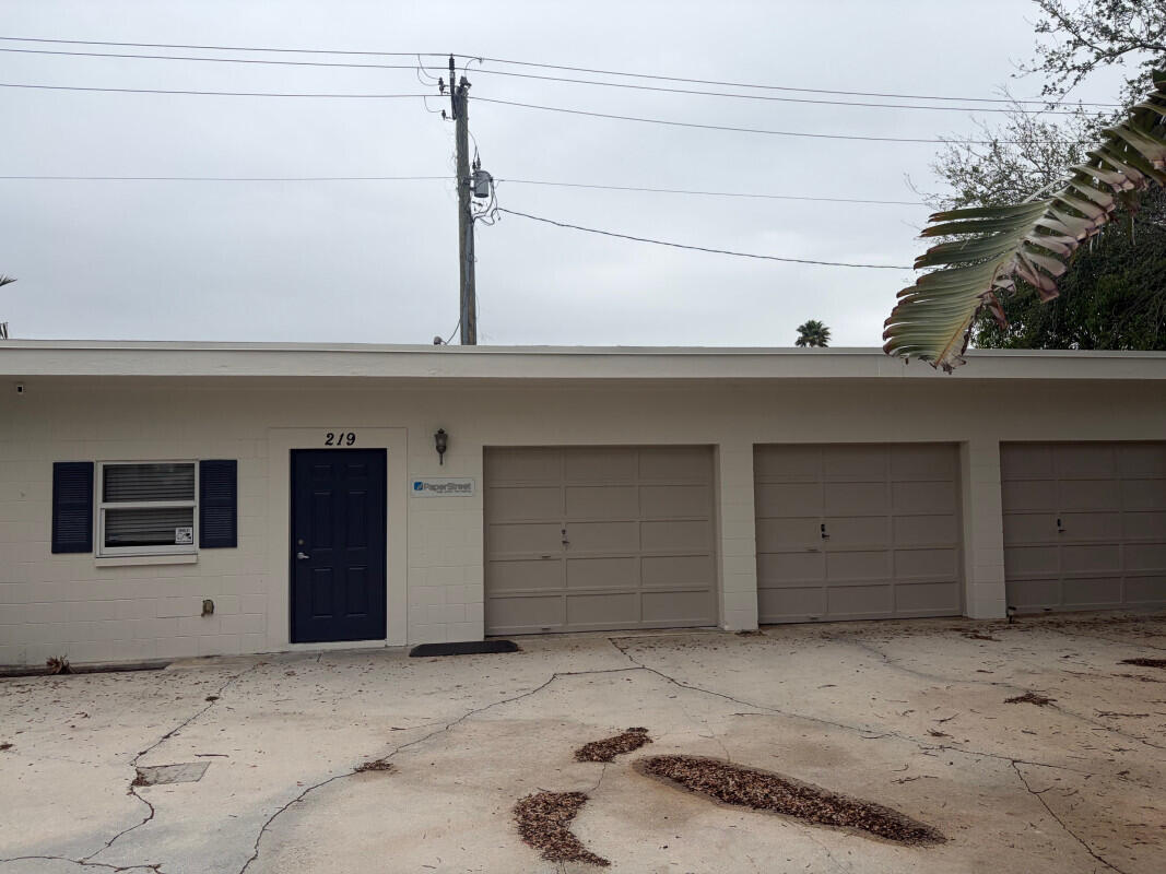 LAUDERDALE - Residential Lease