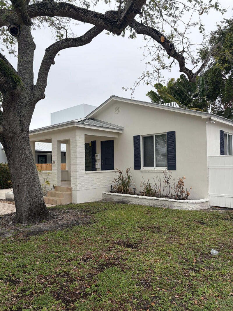 LAUDERDALE - Residential Lease
