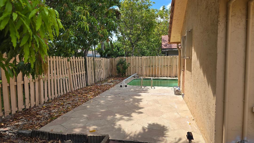 CORAL SPRINGS UNIVERSITY DRIVE - Residential