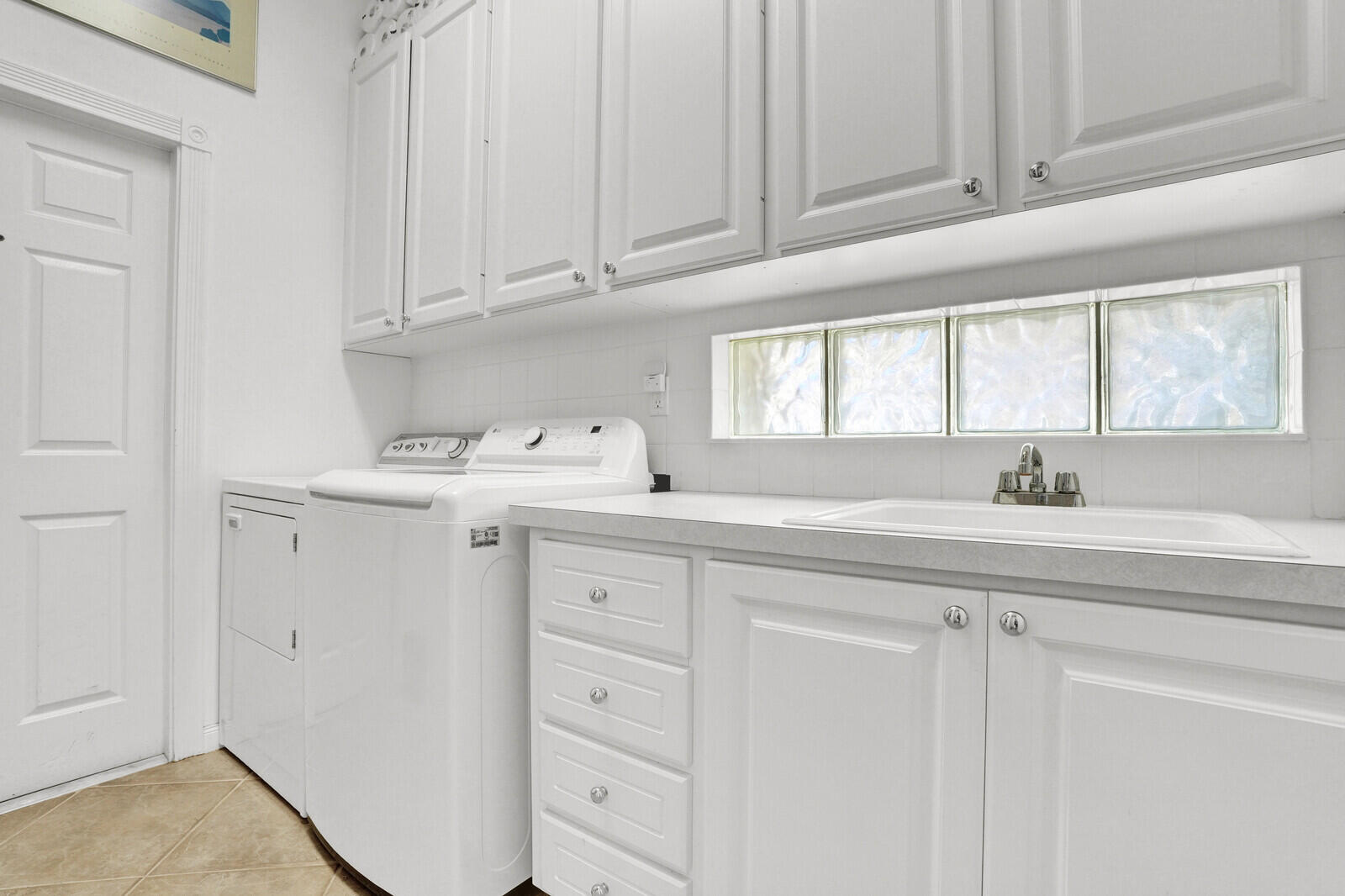 THE RETREAT - Residential