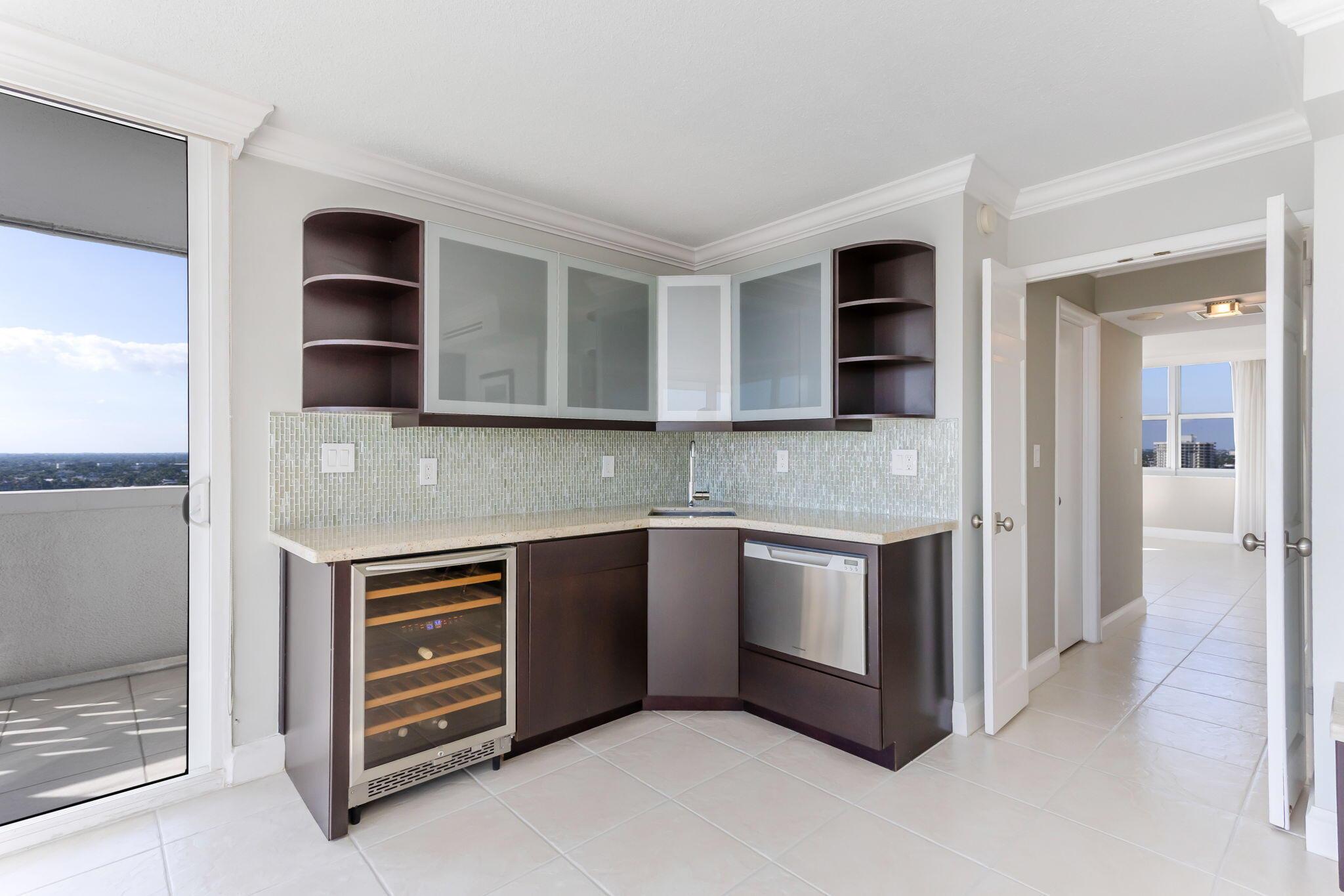 CLOISTER BEACH TOWERS - Residential