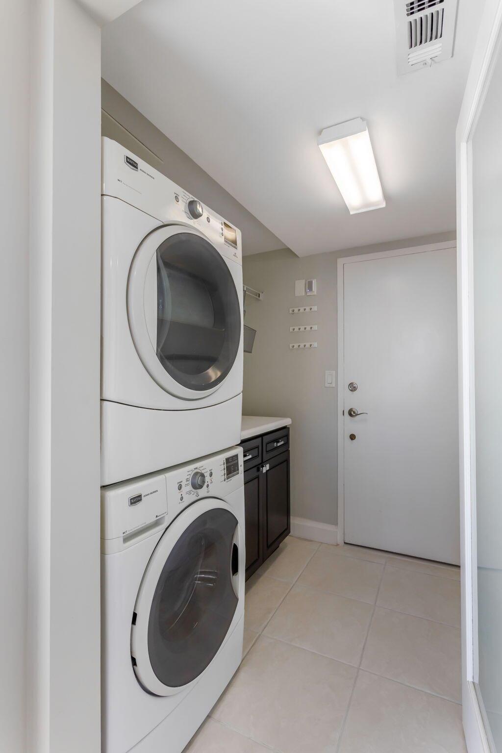 CLOISTER BEACH TOWERS - Residential