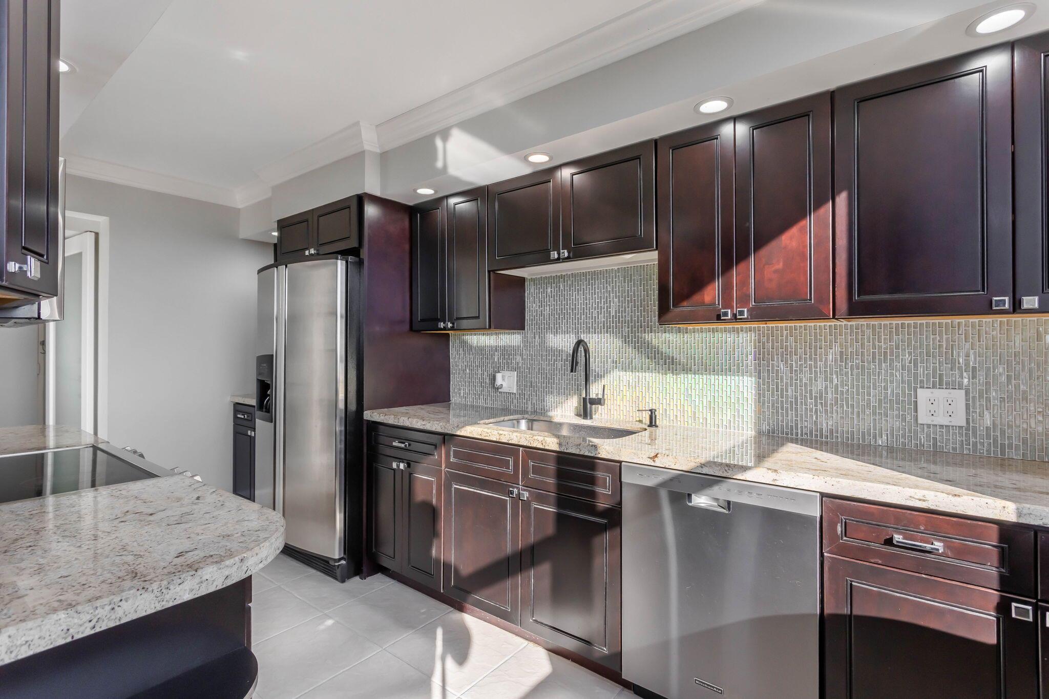 CLOISTER BEACH TOWERS - Residential