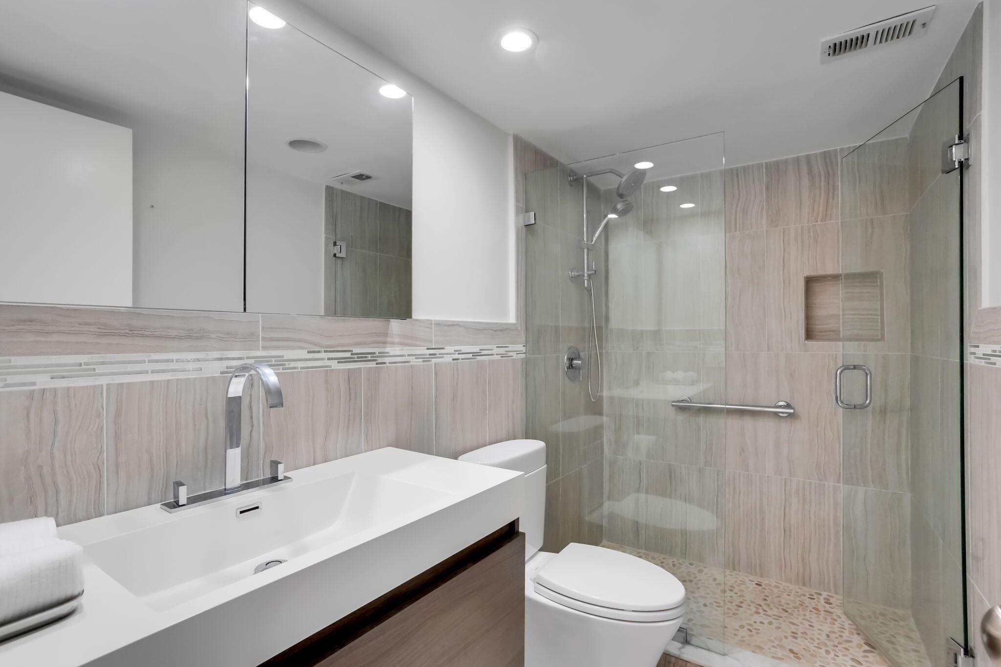 CLOISTER BEACH TOWERS - Residential