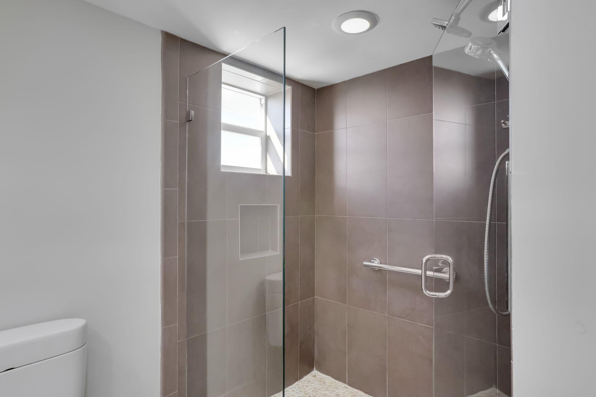 CLOISTER BEACH TOWERS - Residential