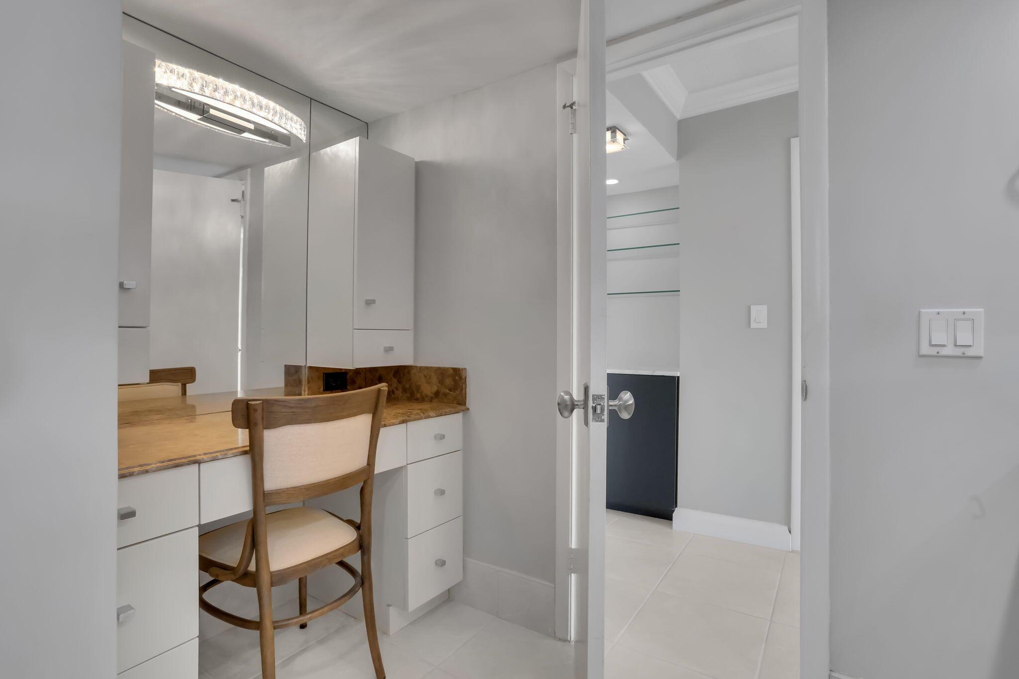 CLOISTER BEACH TOWERS - Residential