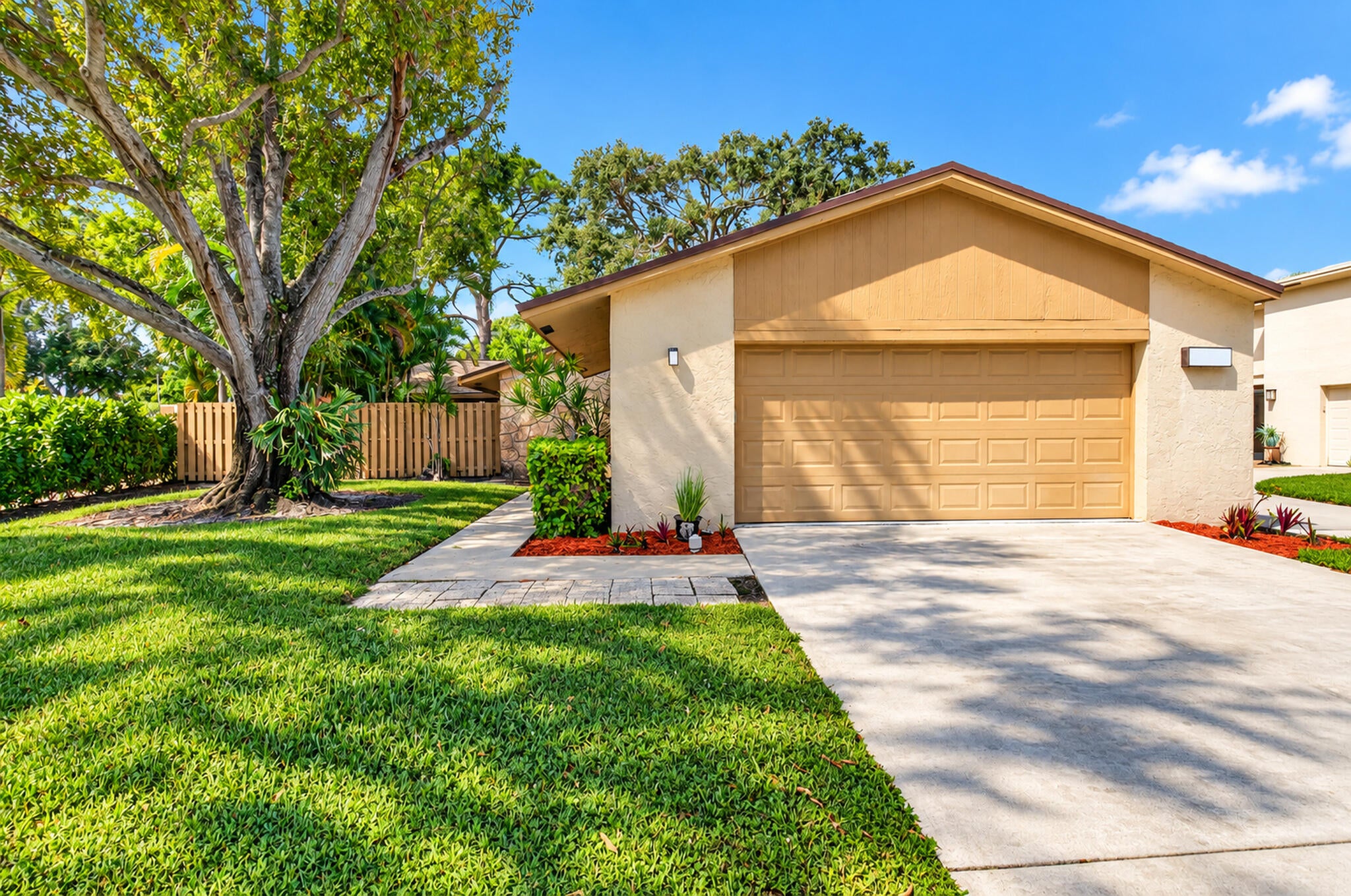772 NW 25th Avenue