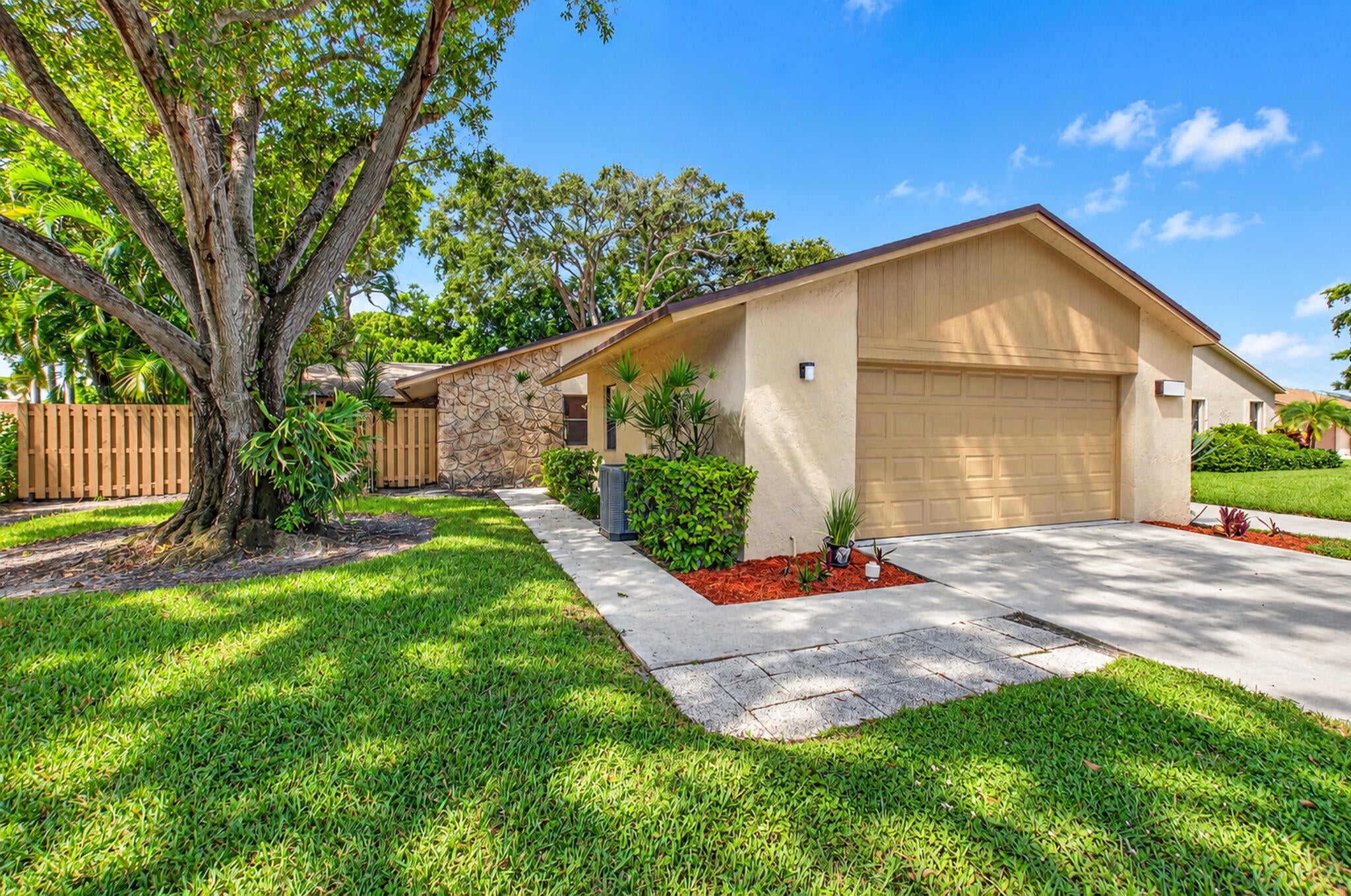 772 NW 25th Avenue