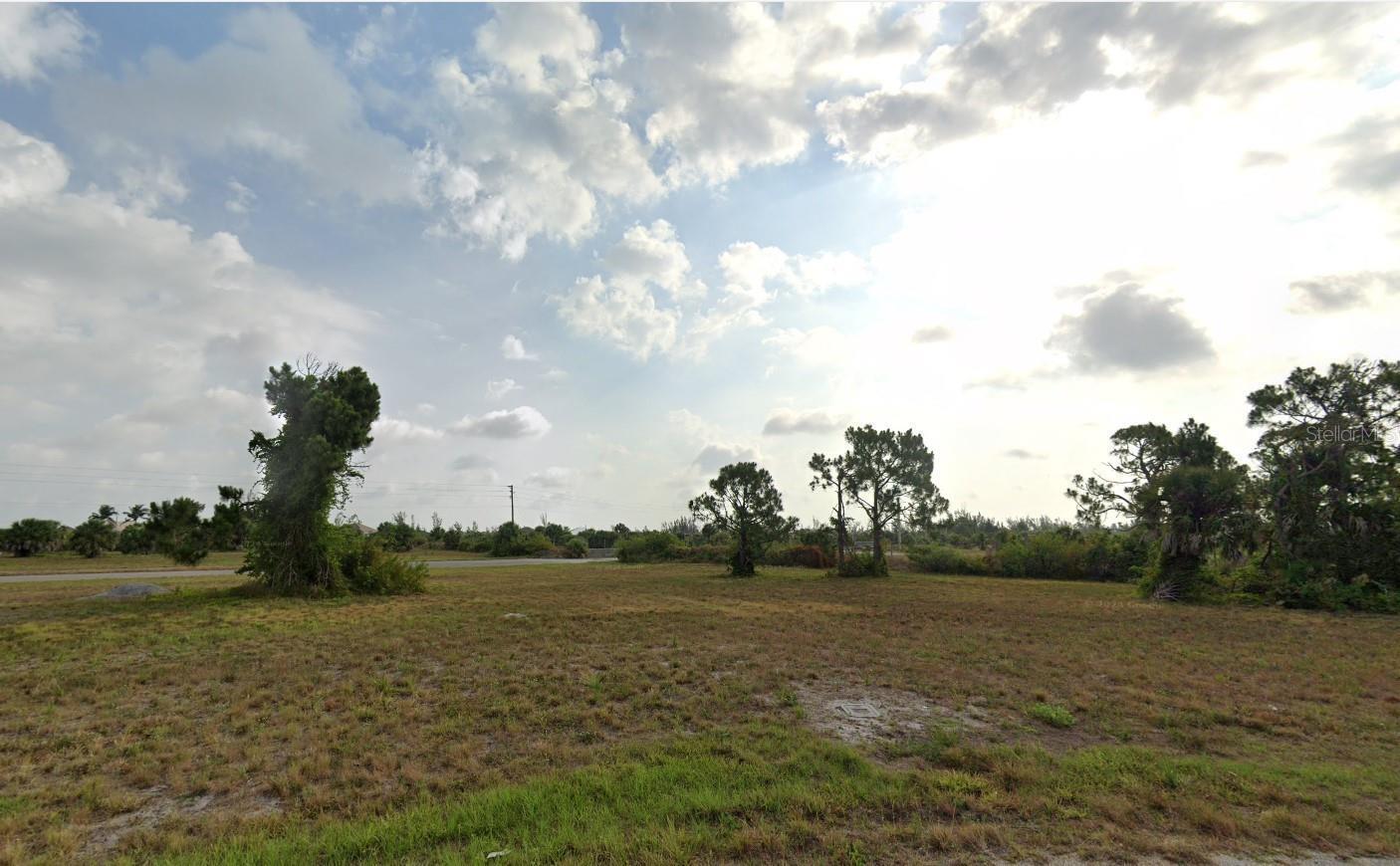 Don't miss out on this opportunity to own this lot in Rotonda Villas! Cleared and ready for you to build your dream home. Conveniently located 10 minutes away from the Boca Grande Sandbar, and only 6 minutes from Coral Creek Airport.
