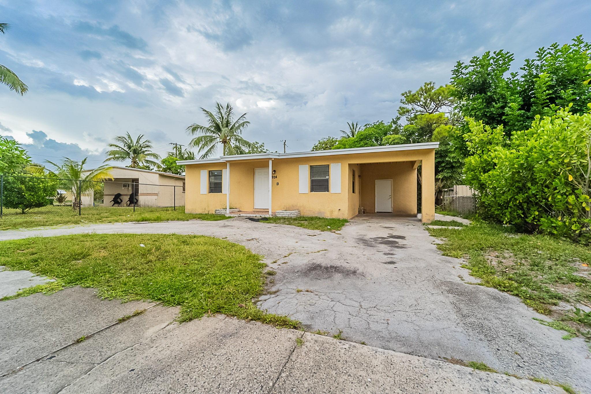 924 NW 11th Pl