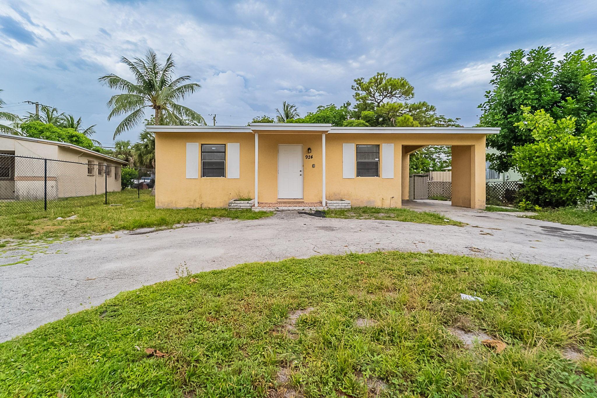 924 NW 11th Pl
