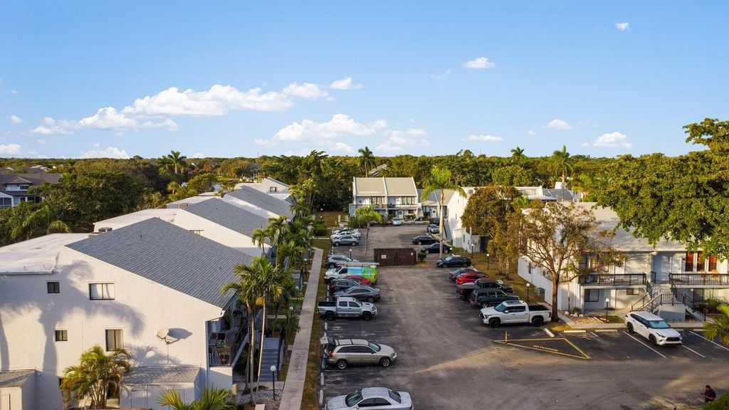 Photo of 557 N University Drive #38, Plantation, FL 33324 (MLS # F10476718)