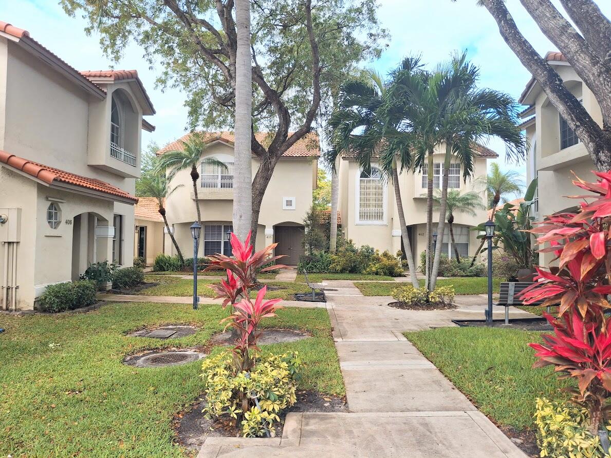PEMBROKE POINTE - Residential