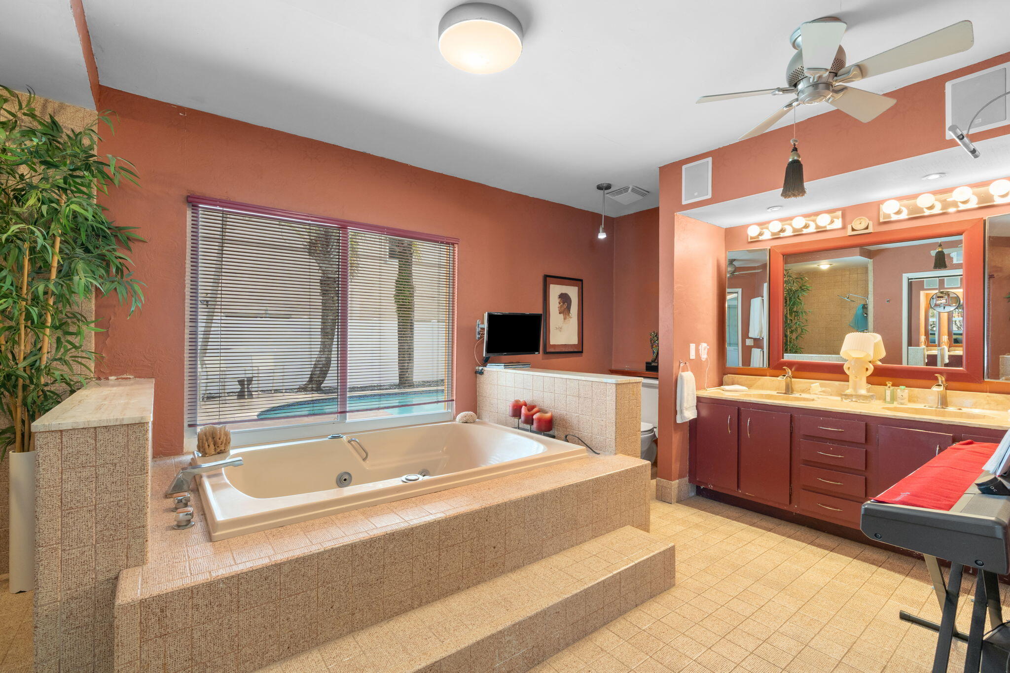 JENADA ISLE - Residential