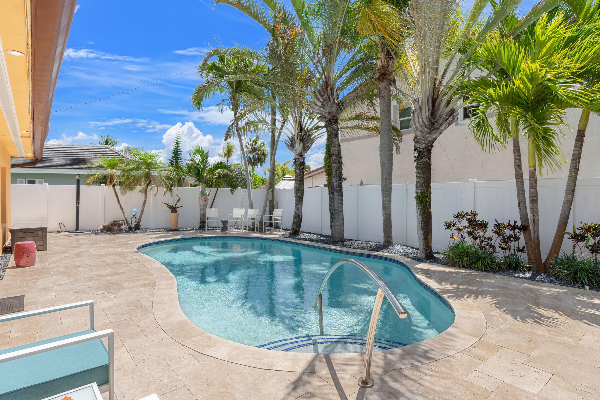 JENADA ISLE - Residential