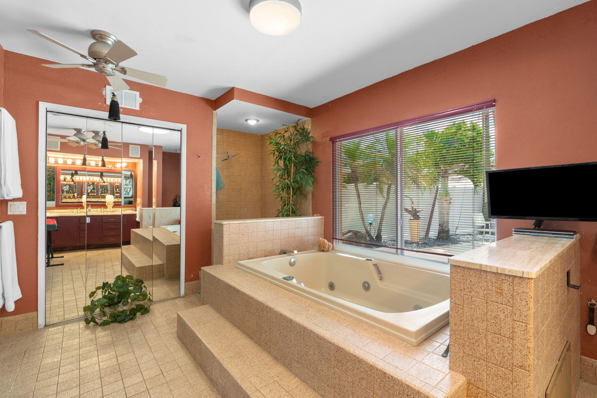 JENADA ISLE - Residential