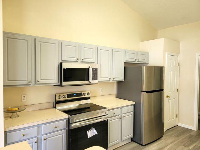 PORT ST LUCIE SECTION 19 - Residential Lease