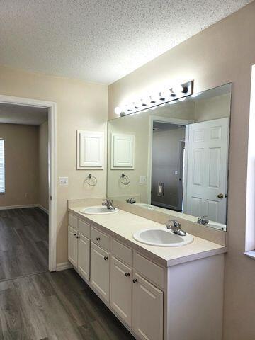 PORT ST LUCIE SECTION 19 - Residential Lease