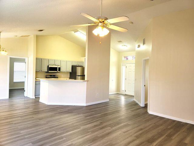 PORT ST LUCIE SECTION 19 - Residential Lease