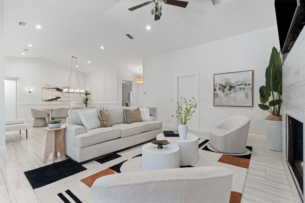 Photo of 11914 Green Oak Drive, Davie, FL 33330 (MLS # F10490373)