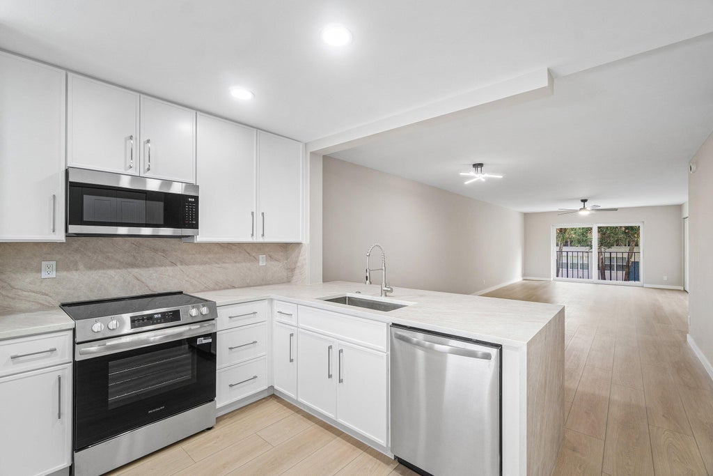 Photo of 2905 SW 22ND Avenue #2020, Delray Beach, FL 33445 (MLS # B26082551)