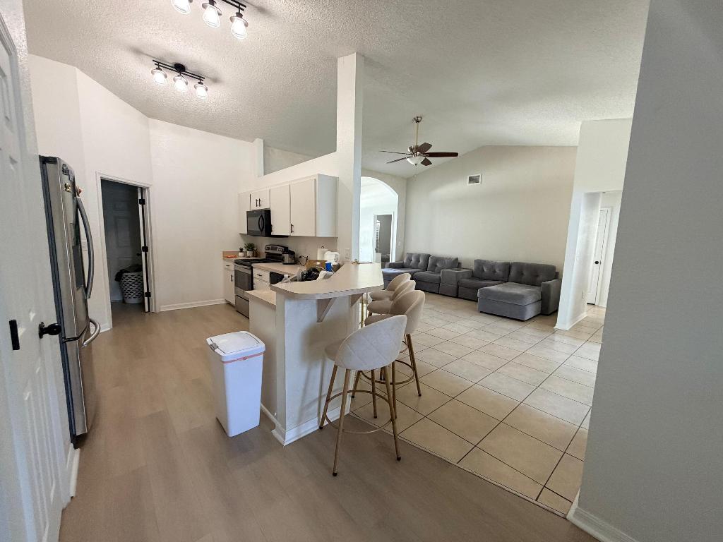 DEVONSHIRE MANOR - Residential