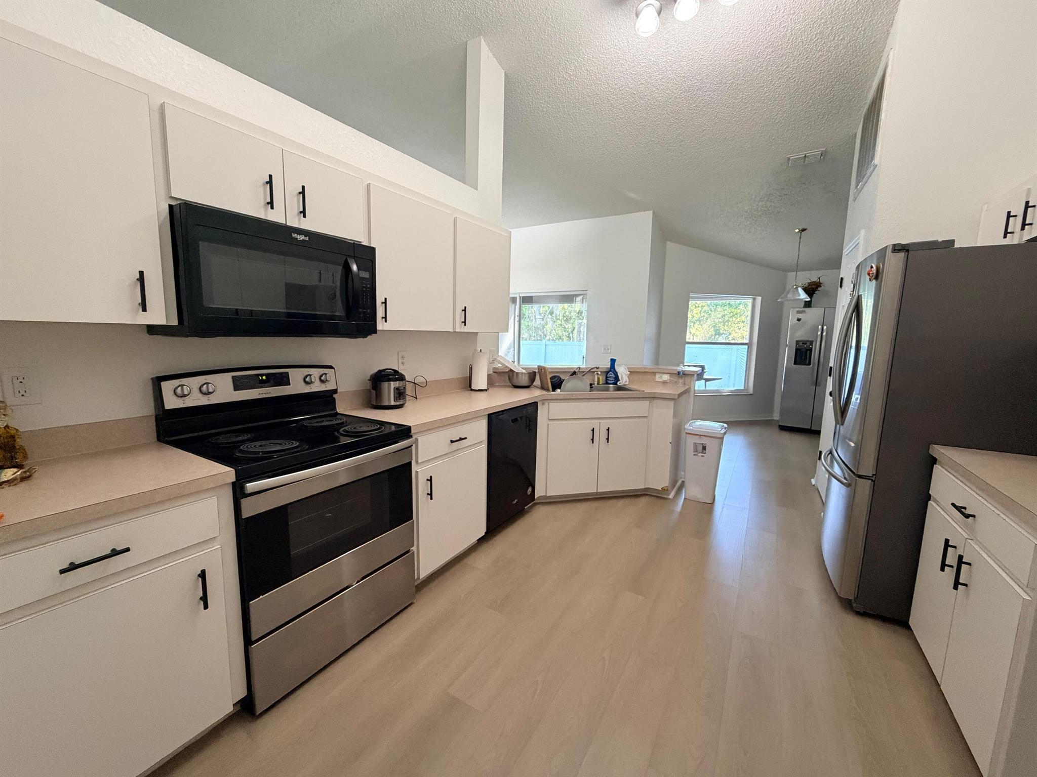 DEVONSHIRE MANOR - Residential