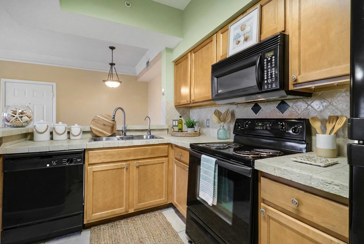 FIORE AT THE GARDENS CONDO - Residential