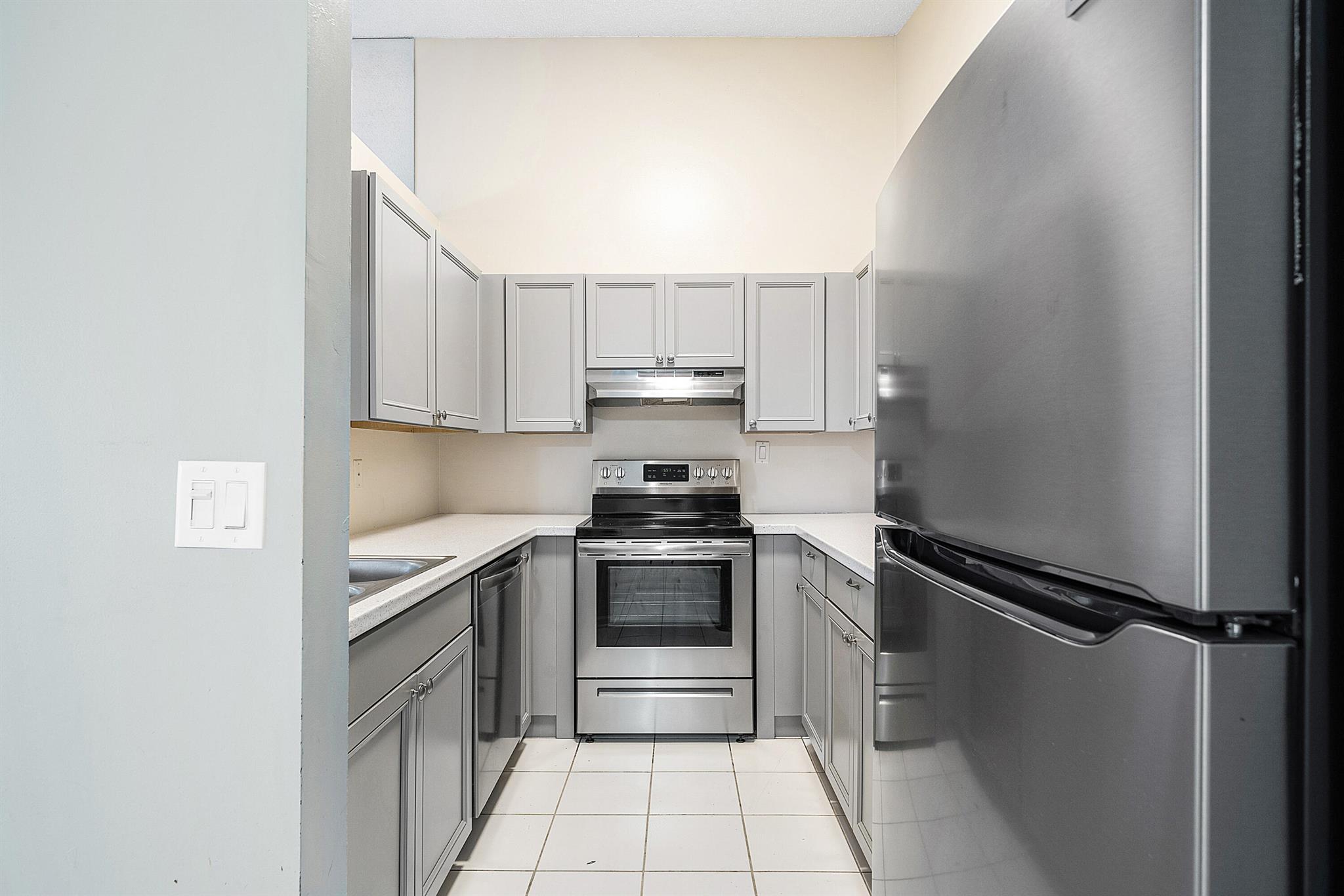 SUGAR POND MANOR OF WELLI - Residential