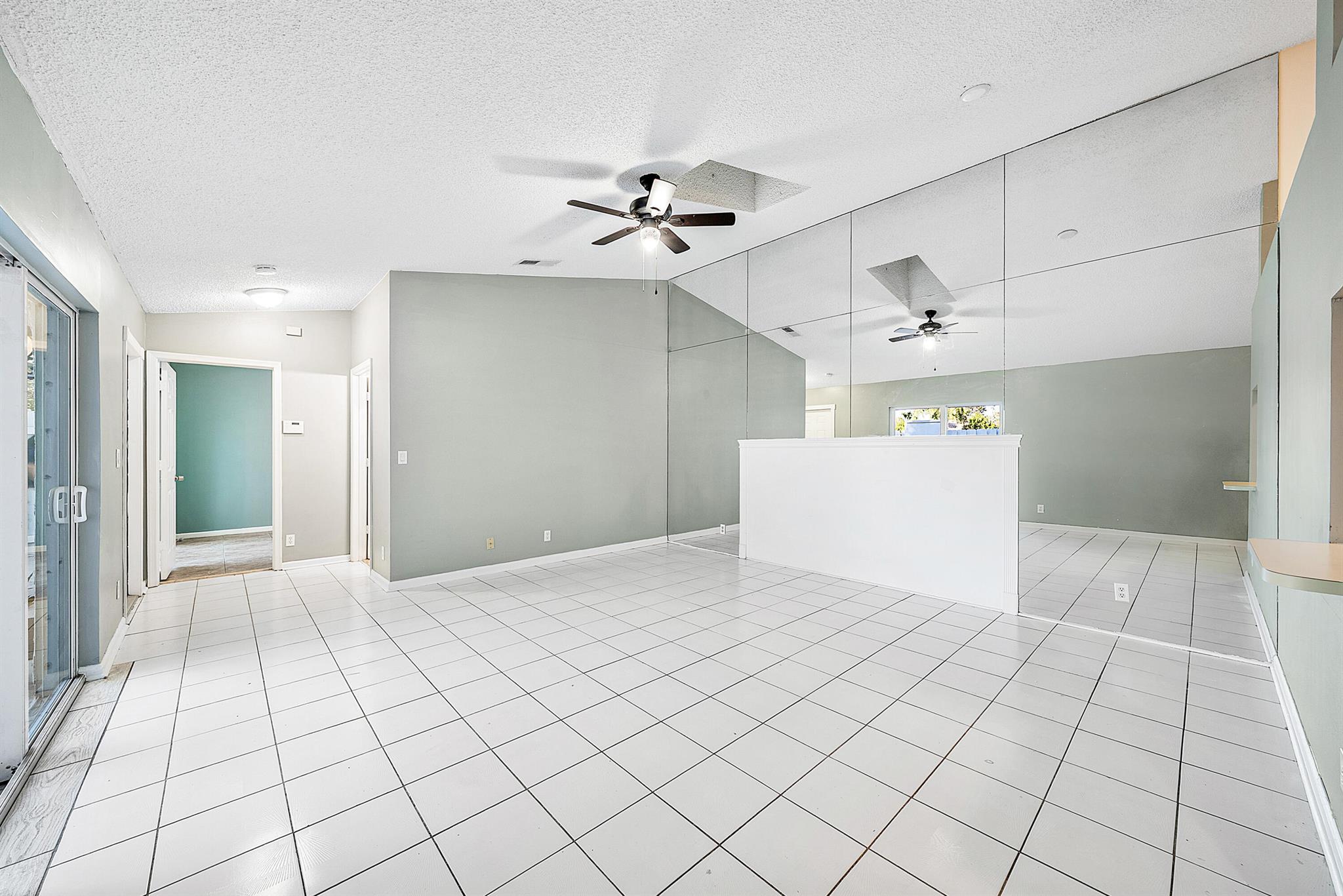 SUGAR POND MANOR OF WELLI - Residential