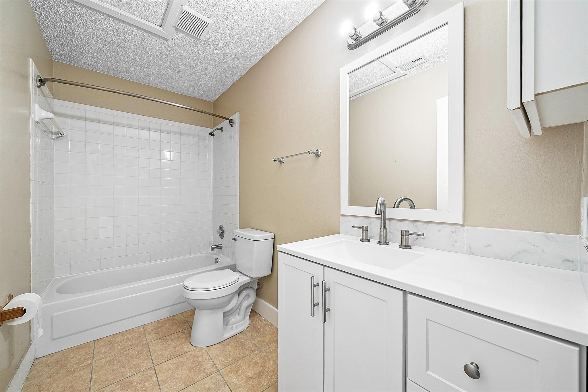 SUGAR POND MANOR OF WELLI - Residential