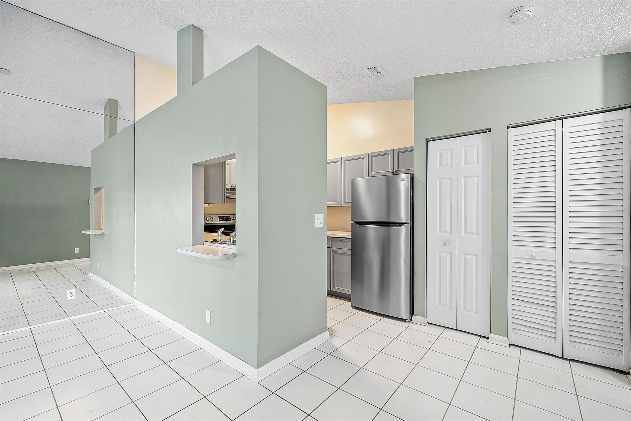 SUGAR POND MANOR OF WELLI - Residential