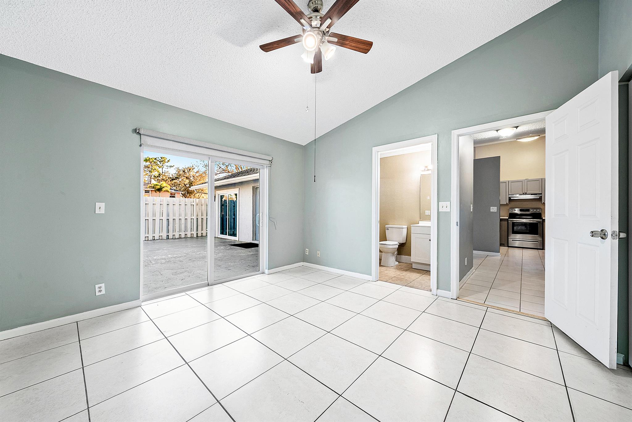 SUGAR POND MANOR OF WELLI - Residential