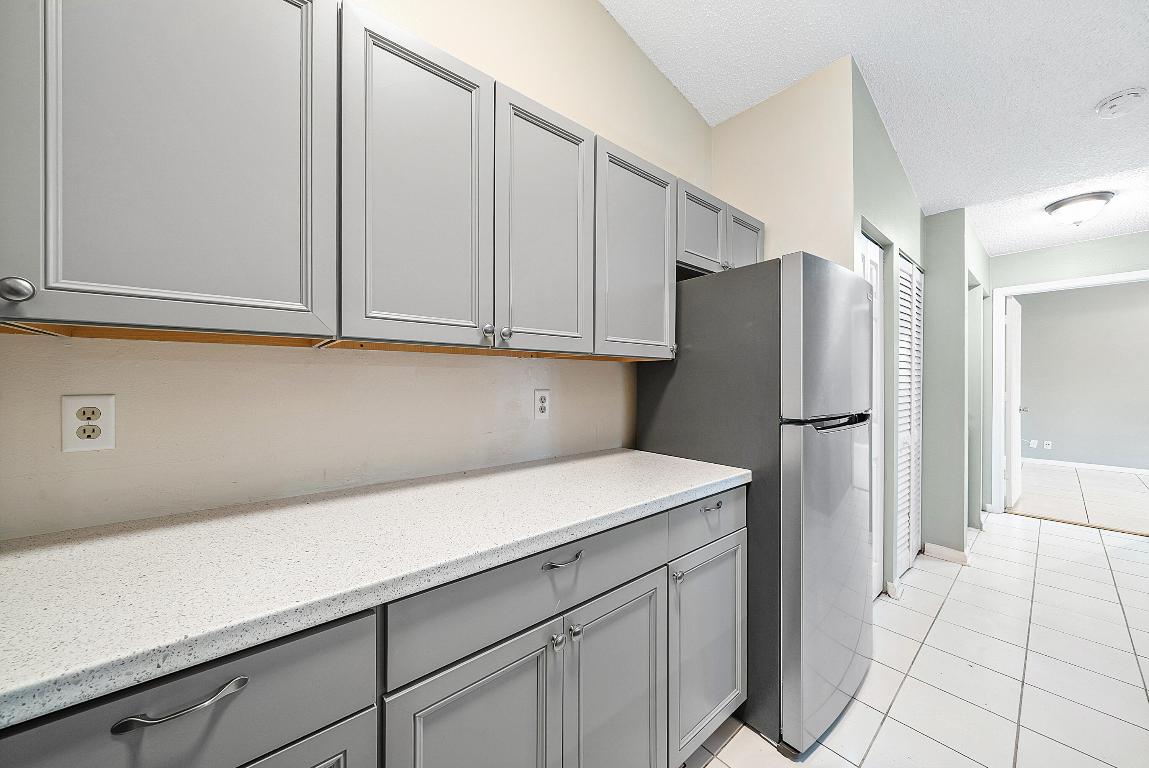 SUGAR POND MANOR OF WELLINGTON - Residential