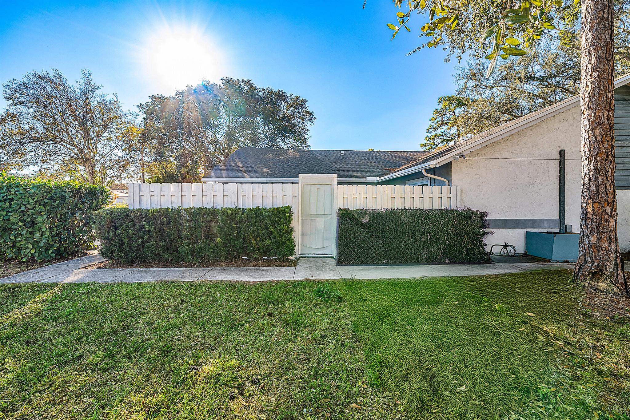 SUGAR POND MANOR OF WELLI - Residential