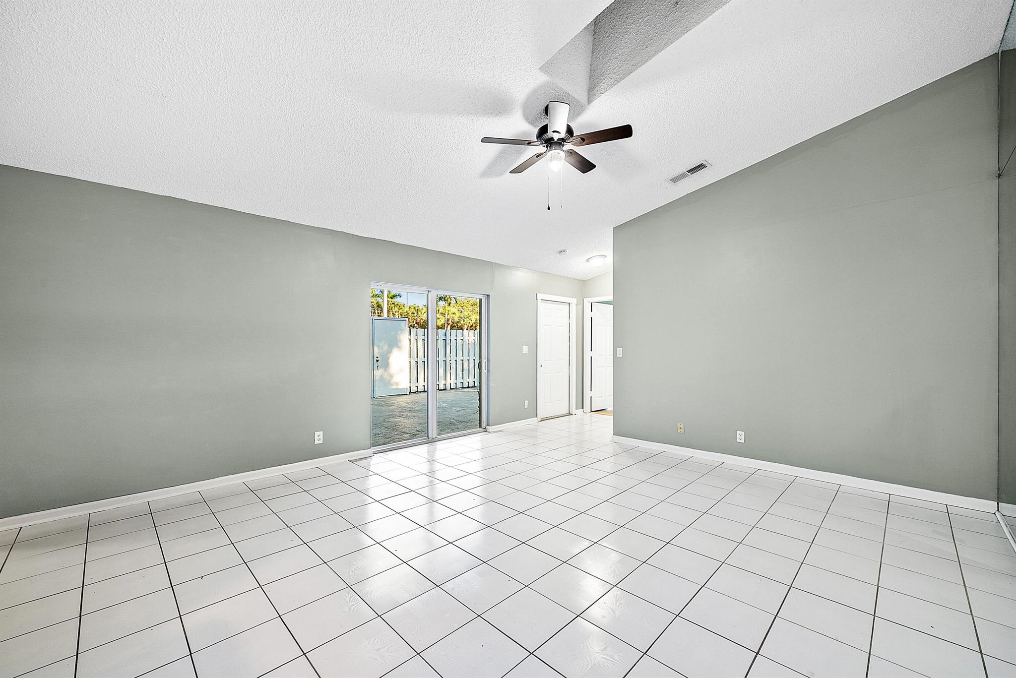 SUGAR POND MANOR OF WELLI - Residential