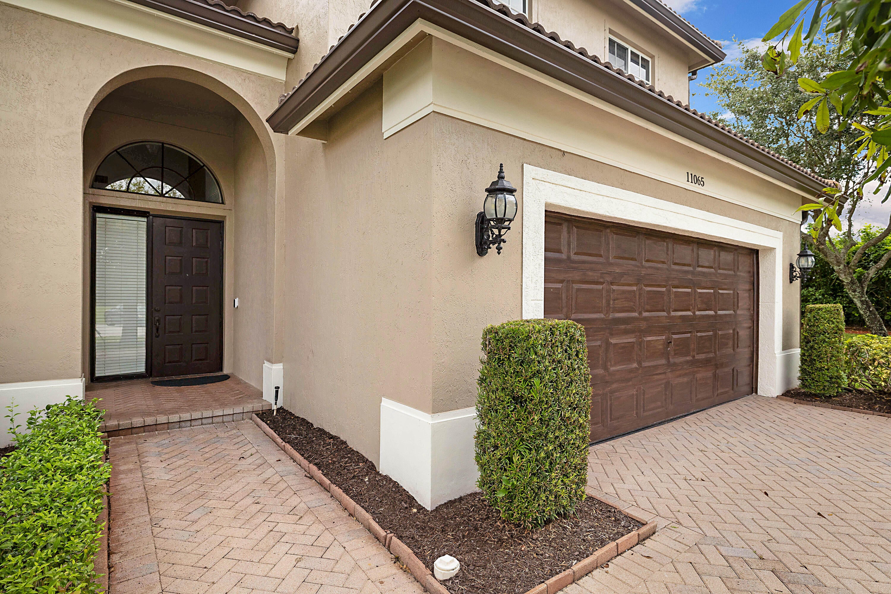 Properties 11065 STONE CREEK Street