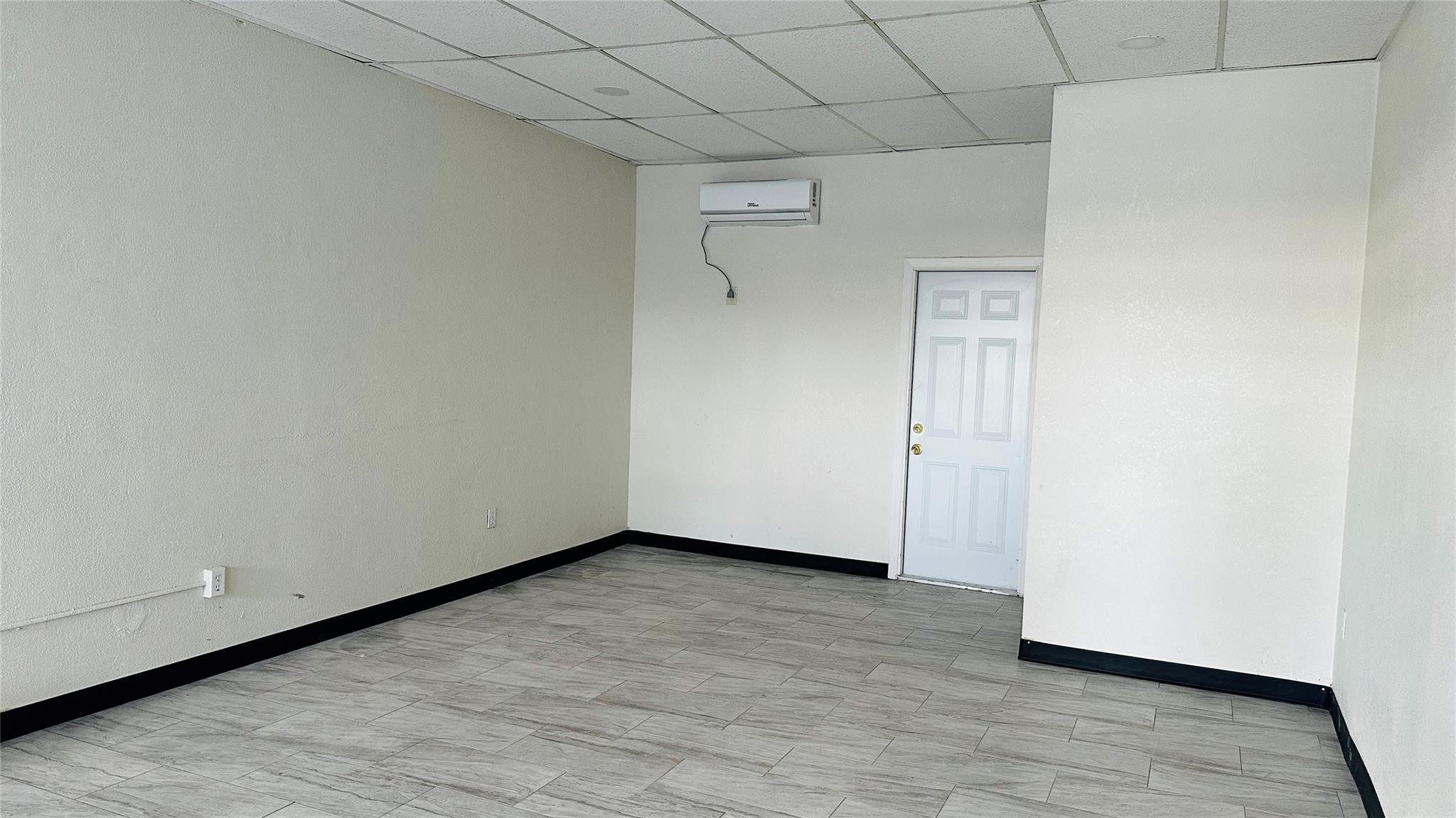 14638 Lincoln Blvd 14042