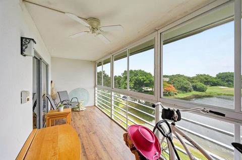 Tiny photo for 2905 Victoria Place #C4, Coconut Creek, FL 33066 (MLS # B26048183)