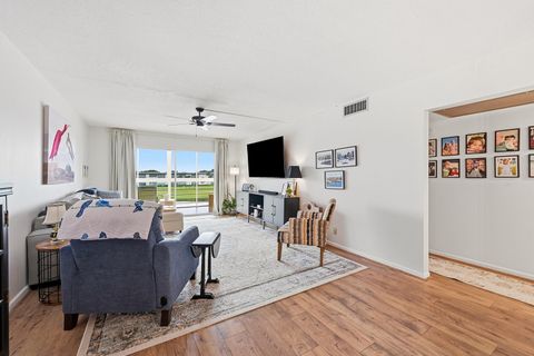 Tiny photo for 2905 Victoria Place #C4, Coconut Creek, FL 33066 (MLS # B26048183)
