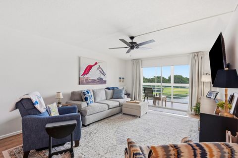 Tiny photo for 2905 Victoria Place #C4, Coconut Creek, FL 33066 (MLS # B26048183)
