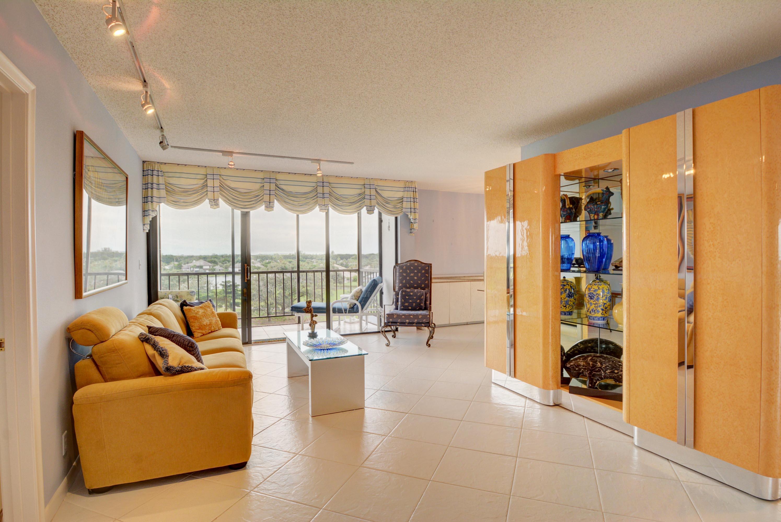 WILLOW WOOD MIDRISE CONDO - Residential