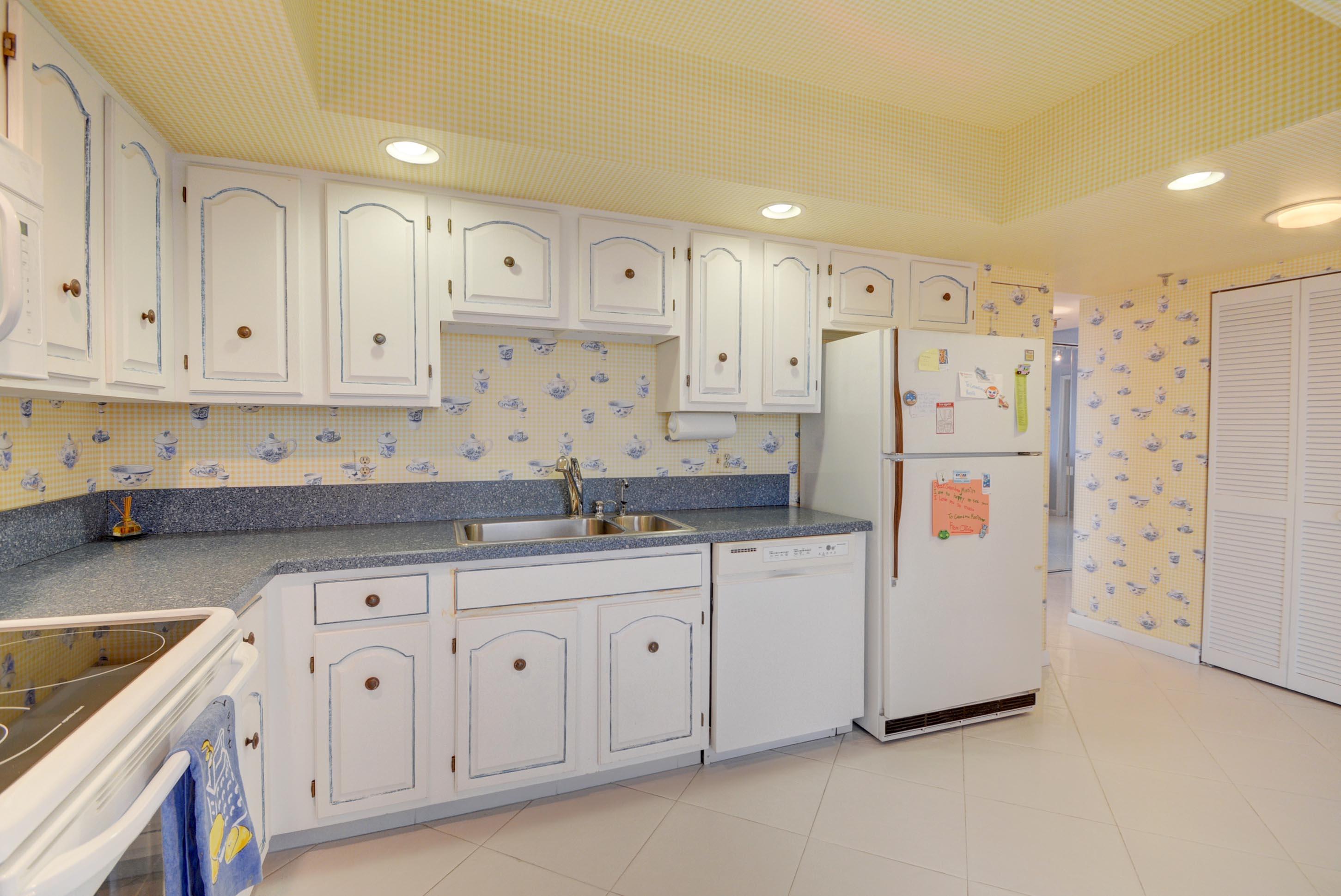 WILLOW WOOD MIDRISE CONDO - Residential