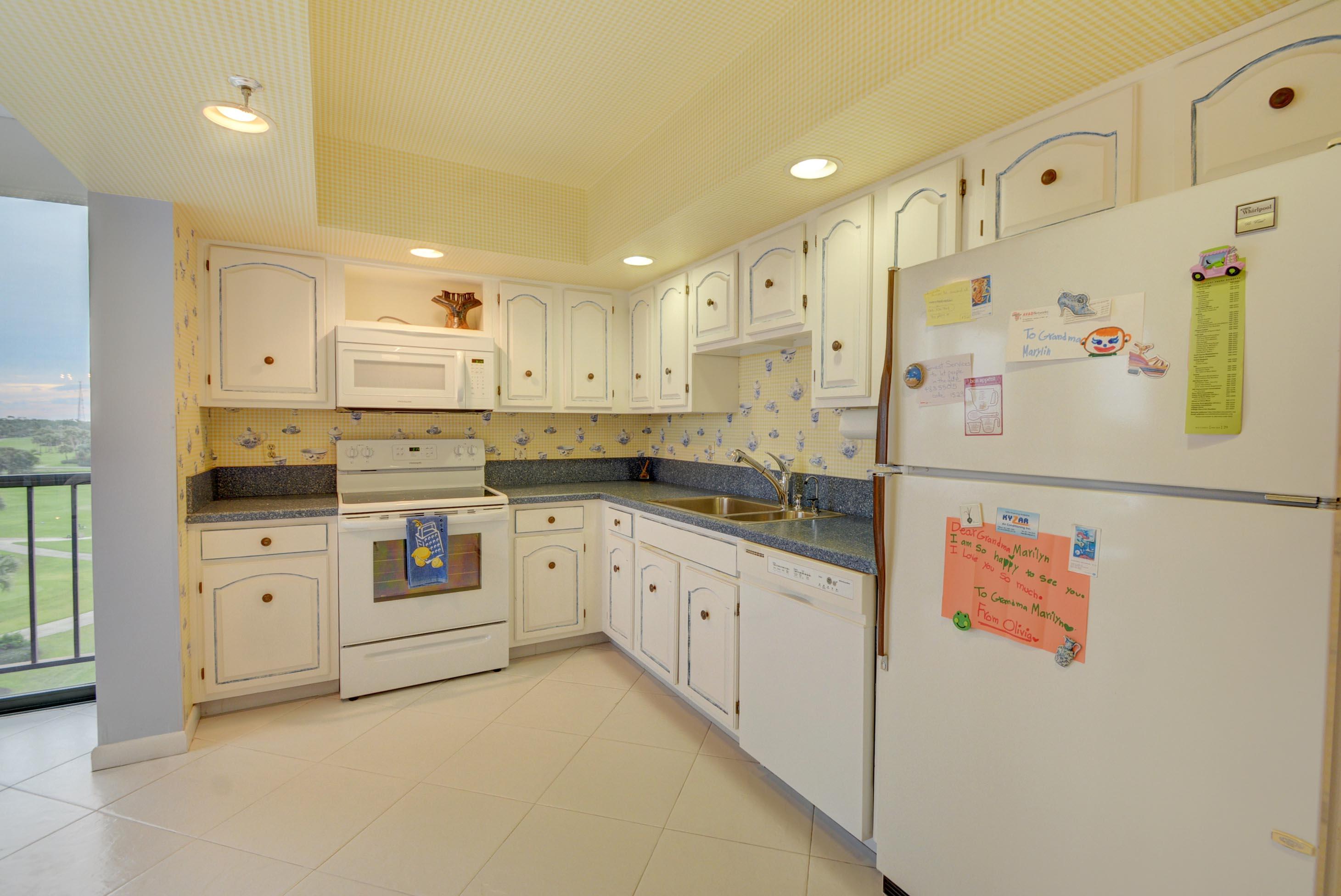 WILLOW WOOD MIDRISE CONDO - Residential