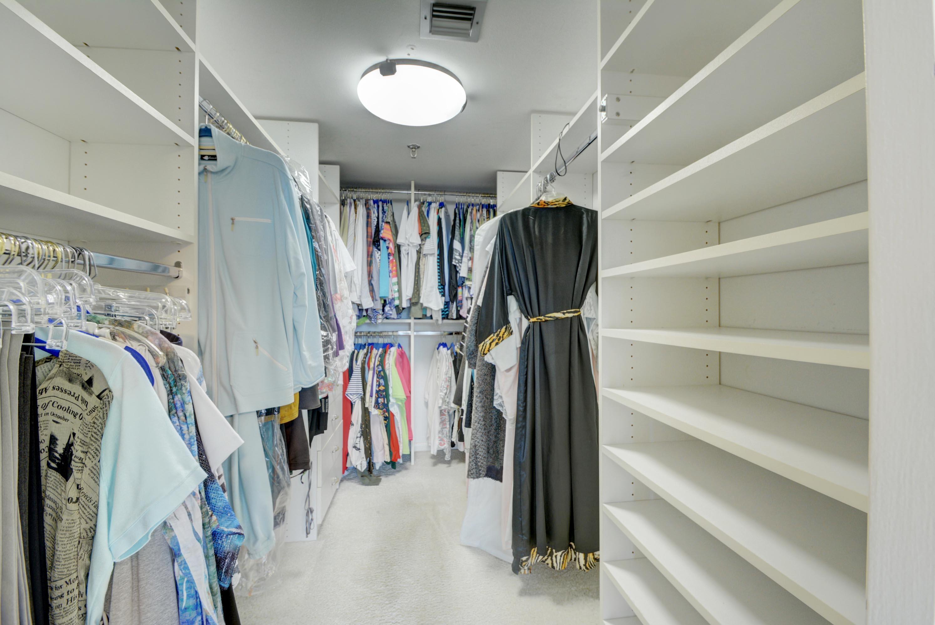 WILLOW WOOD MIDRISE CONDO - Residential