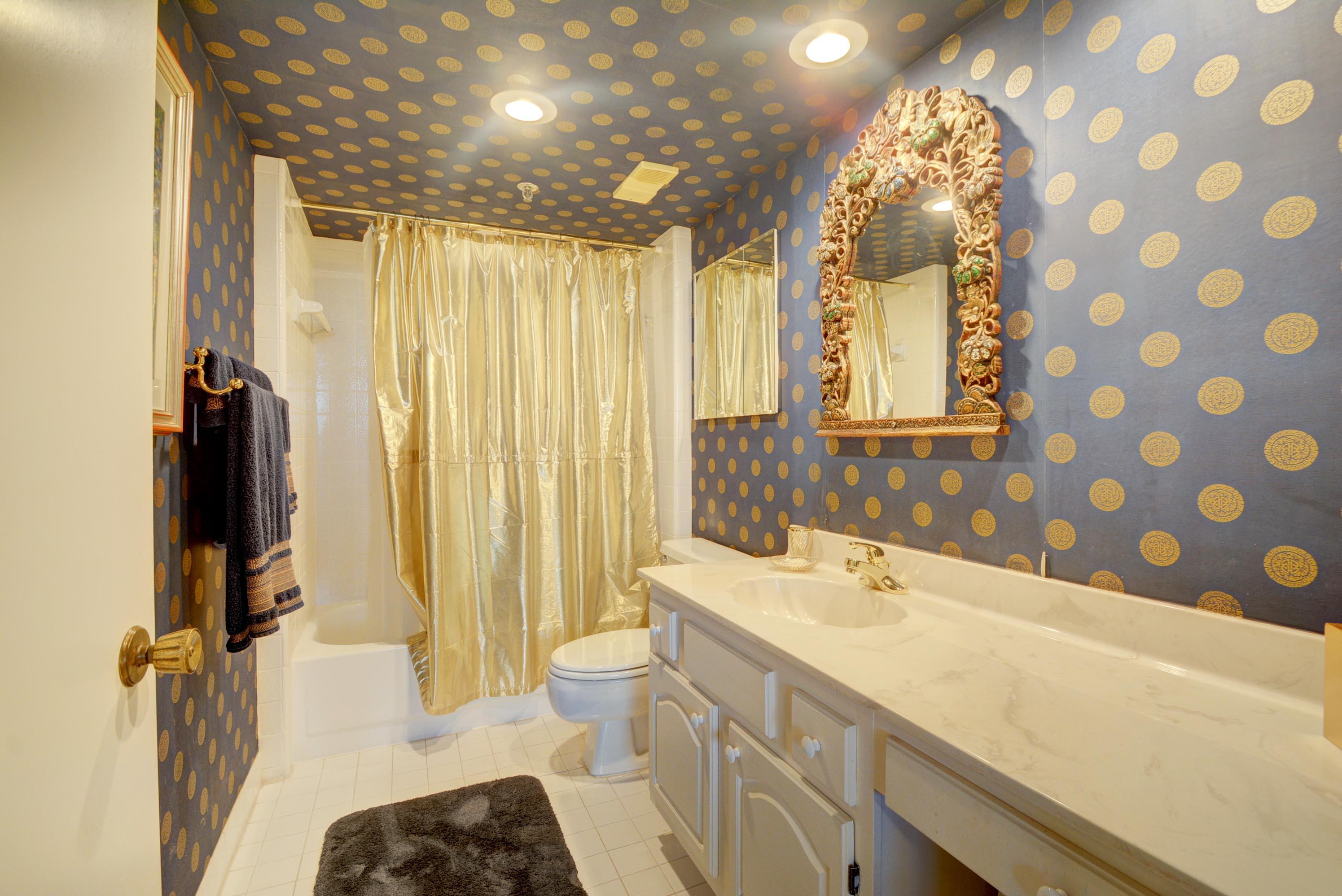 WILLOW WOOD MIDRISE CONDO - Residential