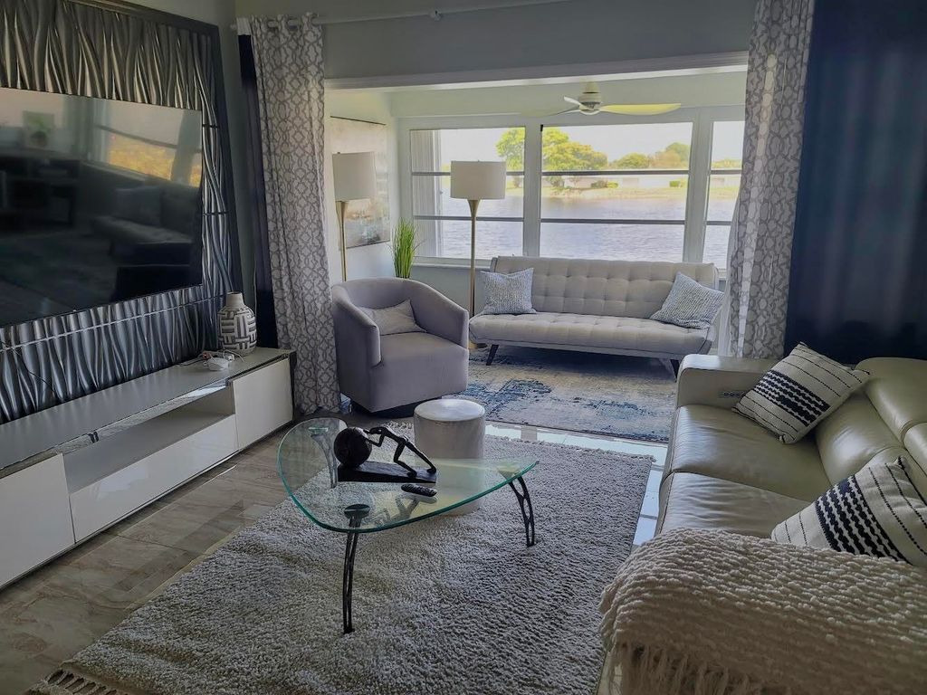 Photo of 1118 Lake Terrace #212, Boynton Beach, FL 33426 (MLS # R11064509)