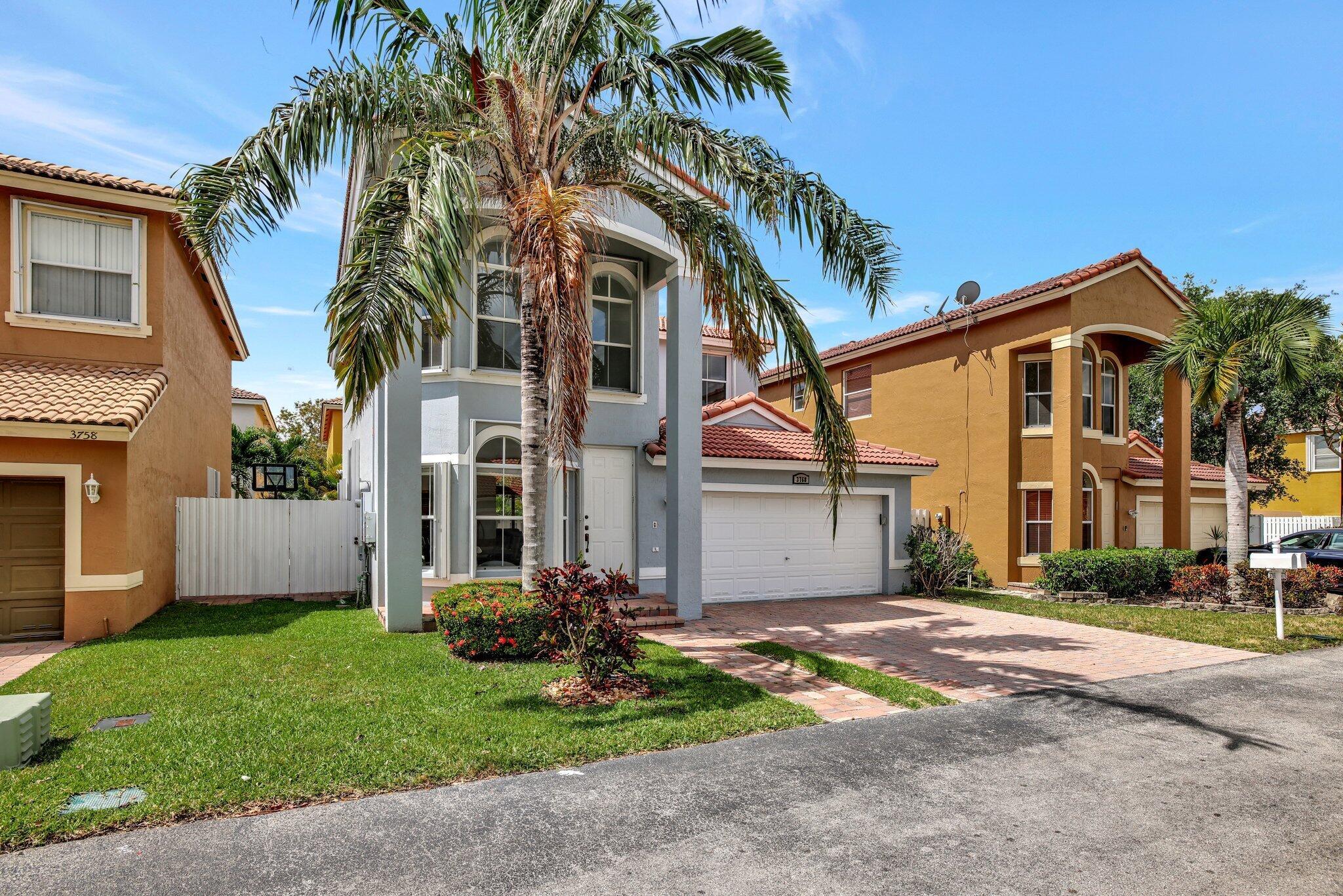 3768 SW 50th Court